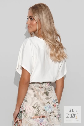 Śmietankowa Amelia – oversize'owa bluzka o delikatnym charakterze | Must-have sezonu