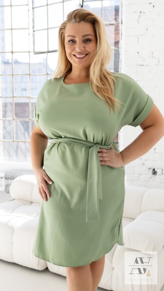 Khaki klasyka – Safari midi z paskiem | Plus Size z klasą i wygodą