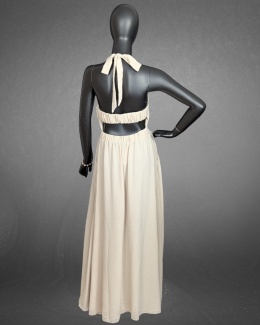 SOPHIA – sukienka w odcieniu latte z wiskozy z odkrytymi plecami