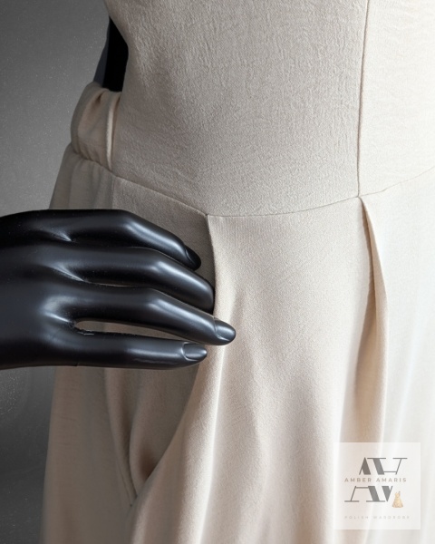 Codzienna elegancja – sukienka Sophia z wiskozy w odcieniu latte | Idealna na lato, lekka i kobieca