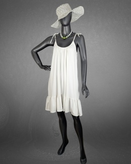 MILIA – śmietankowa sukienka z falbaną i wiązaniami