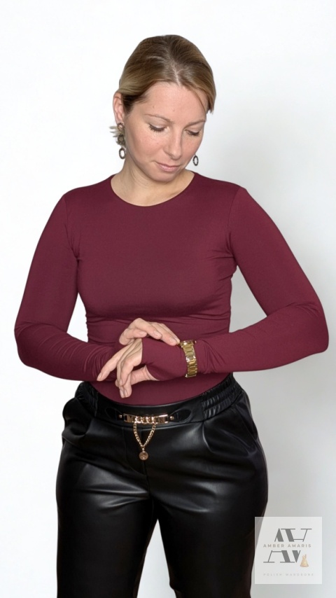 Bluzka INGRID bordowa – nowoczesna klasyka z nutą elegancji