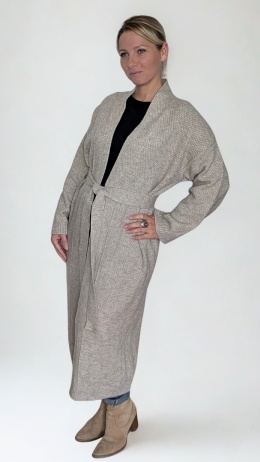 ISABELLA – beżowy sweter wełniany płaszczowy z paskiem w talii