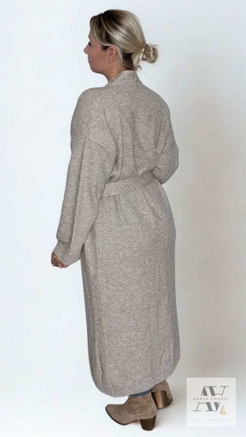 ISABELLA – beżowy sweter wełniany płaszczowy z paskiem w talii