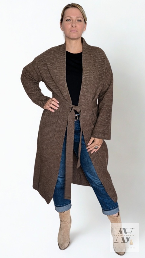 ISABELLA – czekoladowy sweter wełniany płaszczowy z paskiem w talii