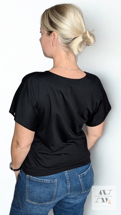 Minimalizm z pazurem – czarna bluzka Amelia oversize | Komfort i styl w jednym