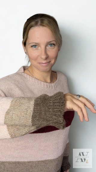 Sweter ARIA rose mocha – ciepło, styl i wygoda w jednym