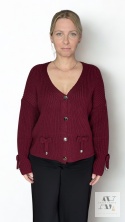 CELINE – klasyczny bordowy sweter damski z guziczkami i kokardkami