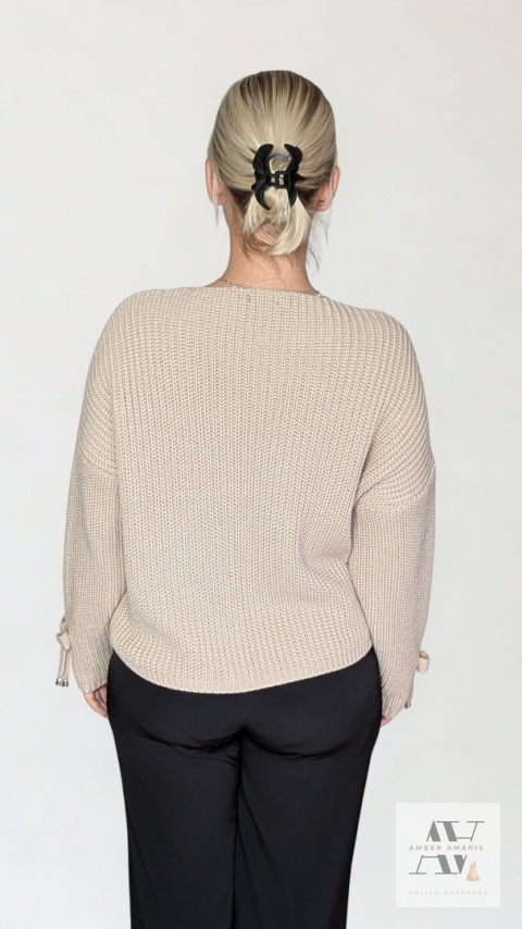 Sweter CELINE beżowy – kobieca elegancja z nutą subtelności