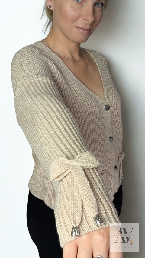 Sweter CELINE beżowy – kobieca elegancja z nutą subtelności