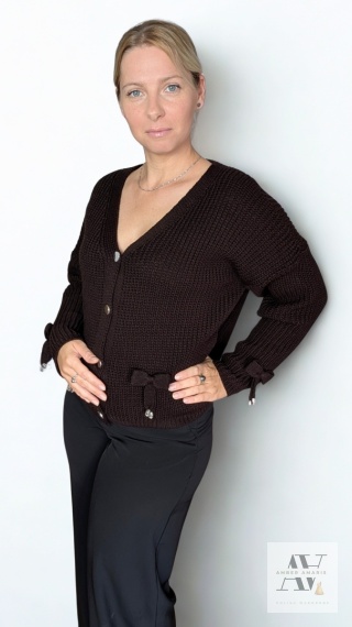 Sweter CELINE – stylowy czekoladowy kardigan damski z ozdobnymi detalami