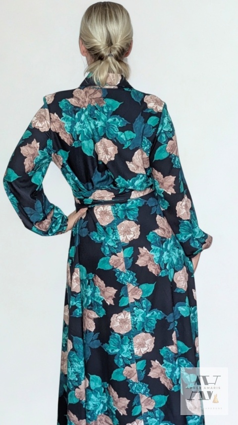 Długa sukienka ESTELLE w kwiaty – klasyka, która robi wrażenie