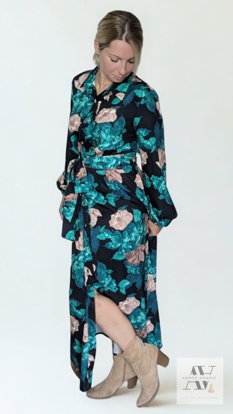 Długa sukienka ESTELLE w kwiaty – klasyka, która robi wrażenie