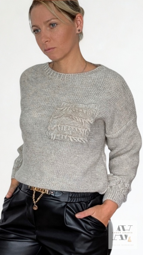 Sweter LORRA – miękki komfort z nutą boho ecru