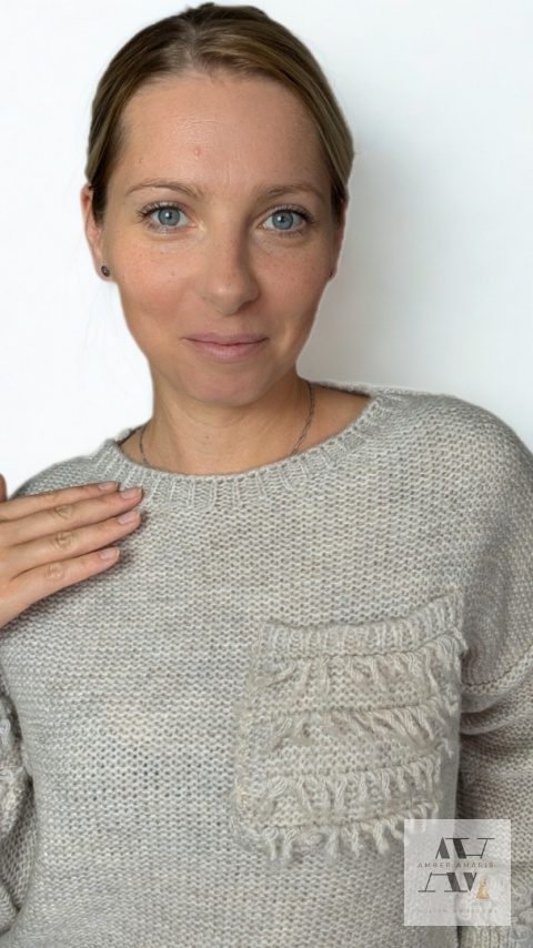 Sweter LORRA – miękki komfort z nutą boho ecru