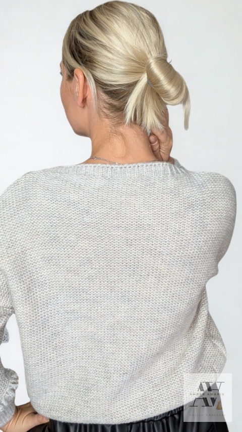 Sweter LORRA – miękki komfort z nutą boho ecru