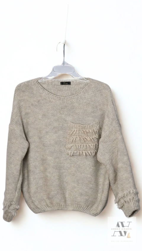 Sweter LORRA – miękki komfort z nutą boho ecru