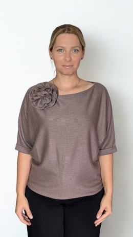 ROSA – sweter fango z różą