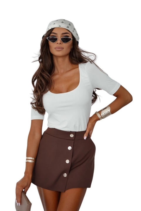 BIANCA – biała bluzka z głębokim kwadratowym dekoltem