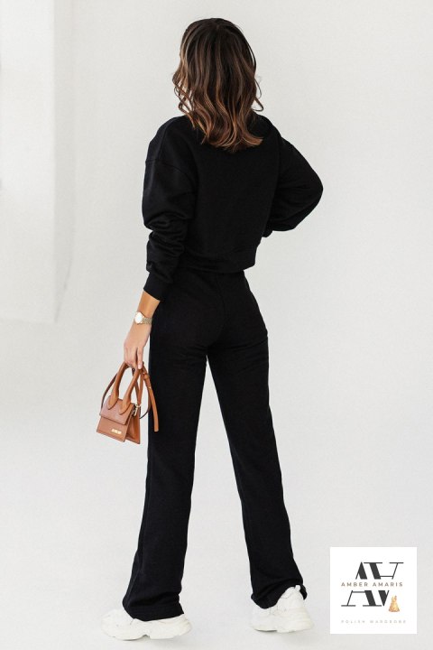 LAMIA Czarna krótka bluza LAMIA Czarna krótka bluza